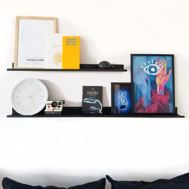 estante jota para cuadros y deco diseño original muett coleccionistas espacios reducidos