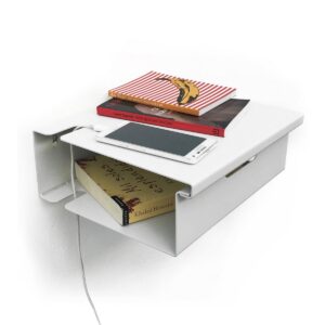 Libros sobre Mesa de luz FLO Muett blanco, celular cargando y libros en compartimiento, diseño minimalista y funcional, fondo claro
