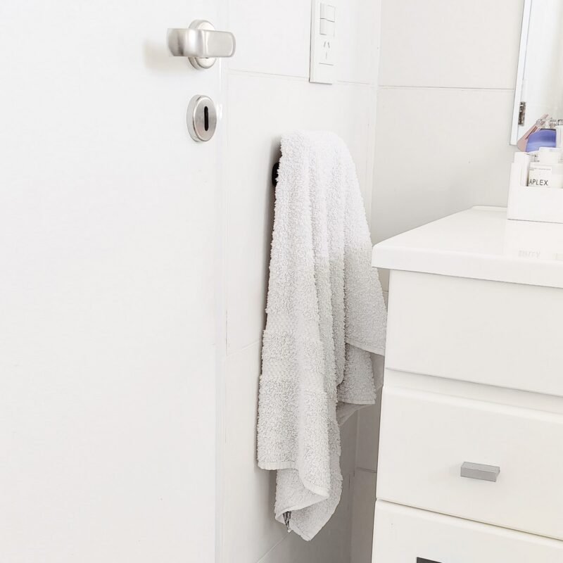 perchero de alumino ideal para toalla de baño o repasador gancho toallero de diseño no se oxida apto agua original MUETT