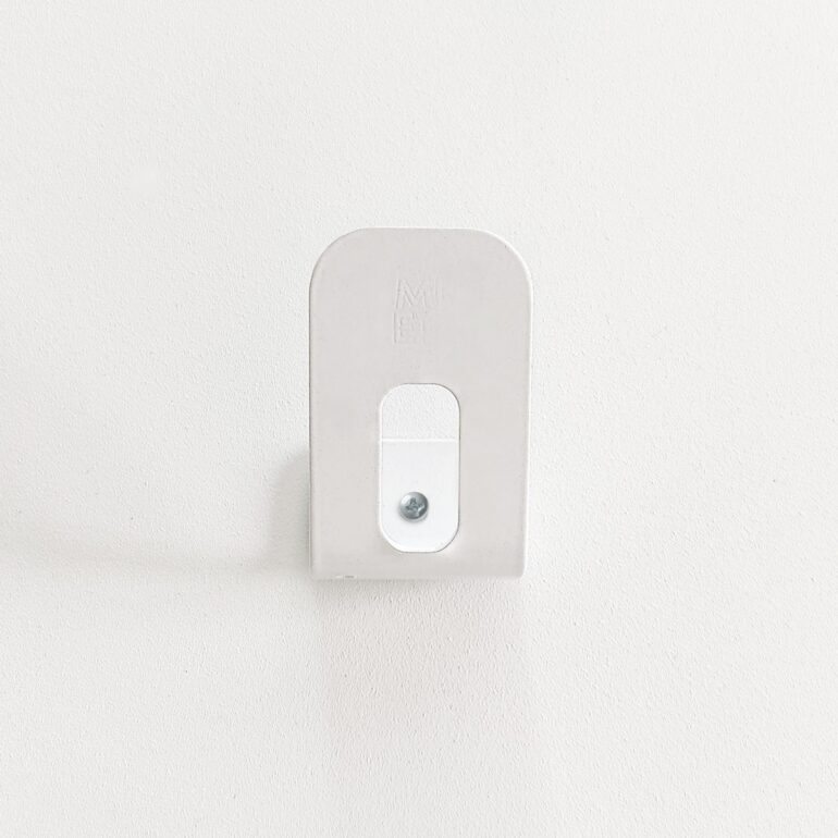 perchero alumino gancho diseño minimalista para baño cocina diseño original muett colgar toalla