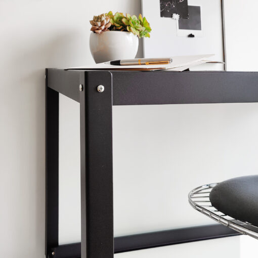 escritorio de acero metalico negro con ruedas diseño minimalista muett