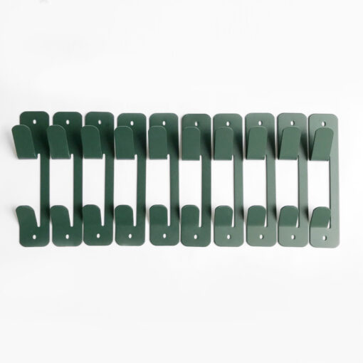Pack x10 perchero de pared FUN de acero en color verde sobre fondo color neutro, diseño minimalista y resistente Muett