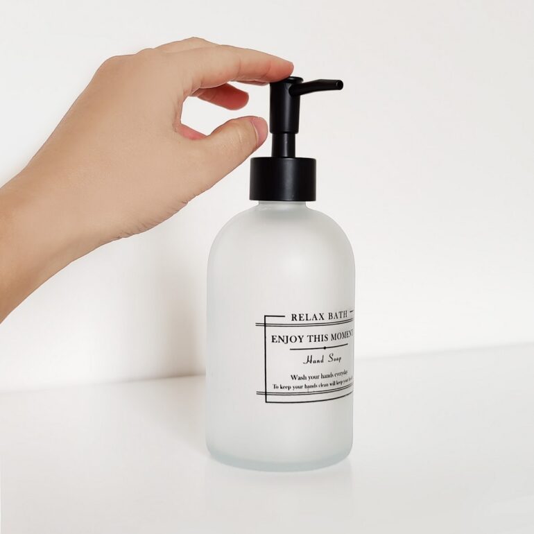 dispenser racionador de jabon liquido accesorio muett diseño jabonera