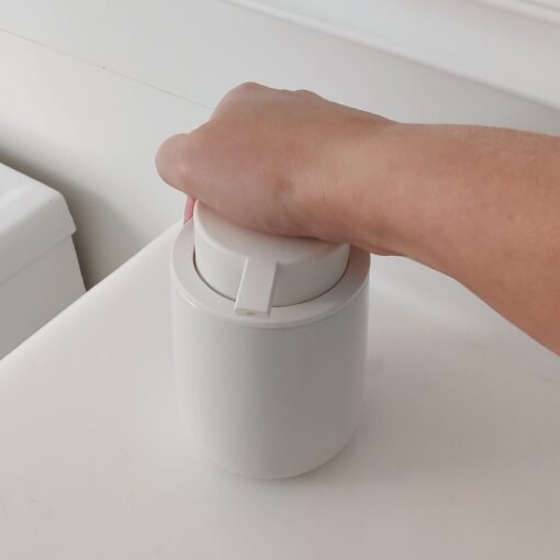 dispenser racionador de jabon de diseño para baño accesorio organizador minimalista Muett