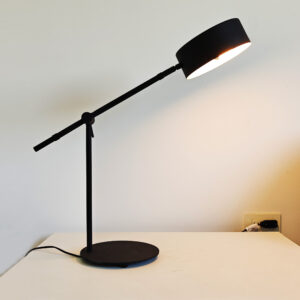 lampara velador luminaria de diseño decoracion luz articulada de acero metalica muett