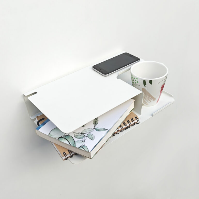 estante diseño original mesa de luz flotante mueble moderno organizador de dormitorio repisa doble para taza libro y celular con pasacables Muett