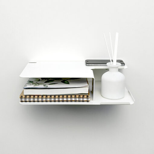 estante diseño original mesa de luz flotante mueble moderno organizador de dormitorio repisa doble para taza libro y celular con pasacables Muett