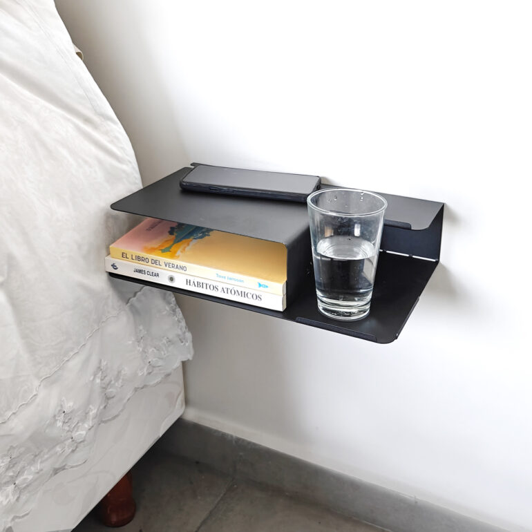estante diseño original mesa de luz flotante mueble moderno organizador de dormitorio repisa doble para taza libro y celular con pasacables Muett